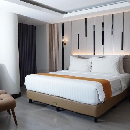 Cavinton Hotel Malioboro Yogyakarta By Tritama Hospitality Екстер'єр фото