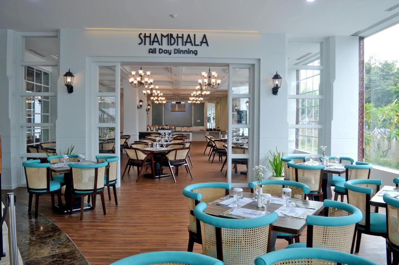Cavinton Hotel Malioboro Yogyakarta By Tritama Hospitality Екстер'єр фото