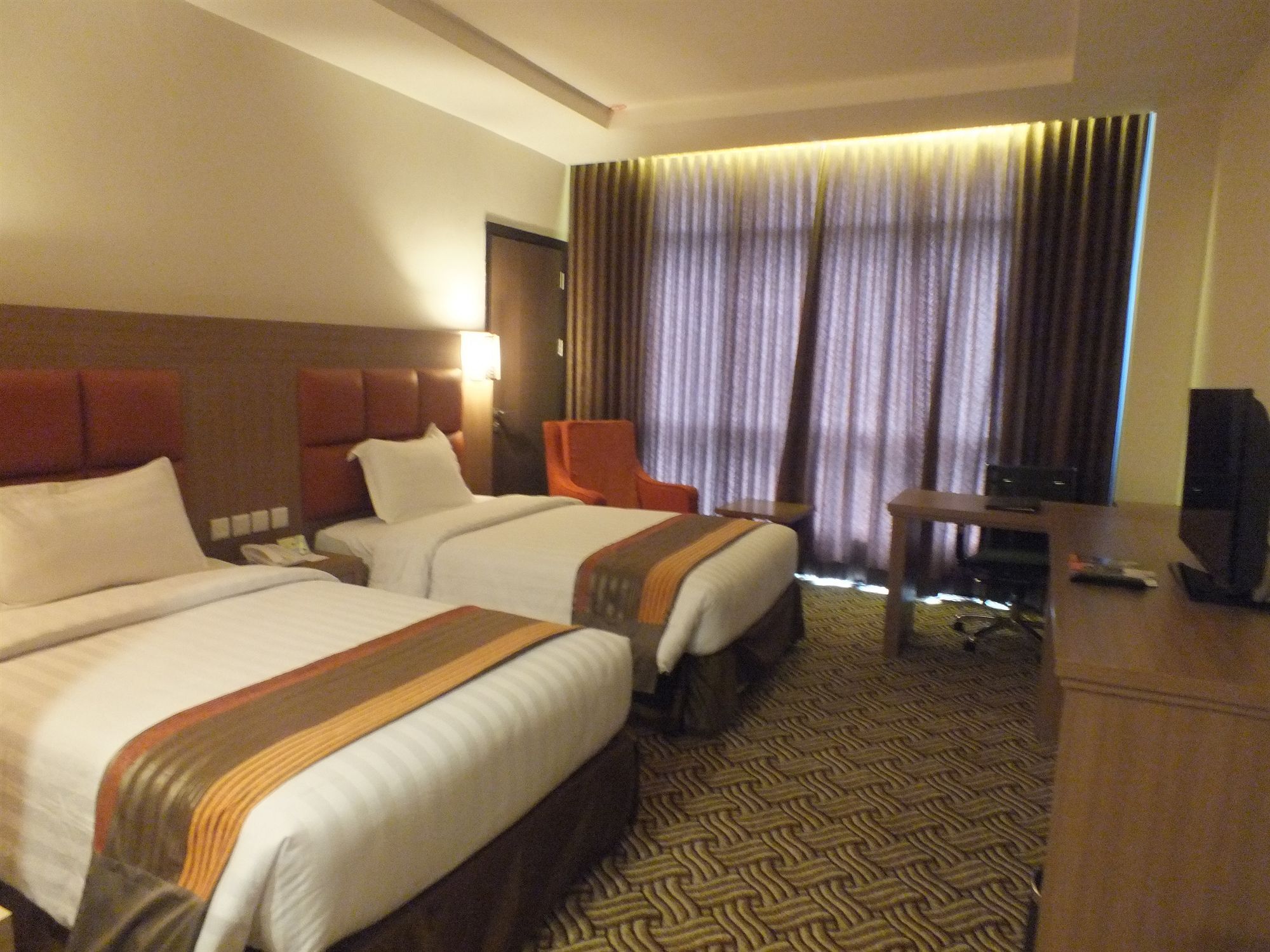 Cavinton Hotel Malioboro Yogyakarta By Tritama Hospitality Екстер'єр фото